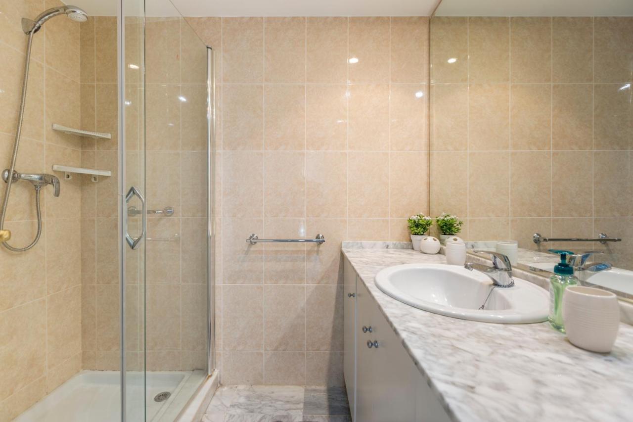 4 Bedroom Apartment In Puerto Banus 150 Meters From The Beach Marbella Exterior foto